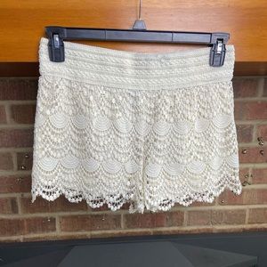 a.n.a Crochet Lace Scalloped White Elastic Shorts, Size M